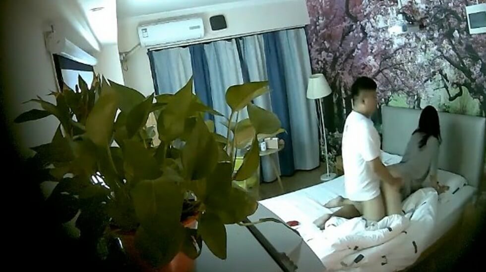 仙女脱下衣服身材真棒,和男友做活塞运动 仙女脱下衣服身材真棒,和男友做活塞运动