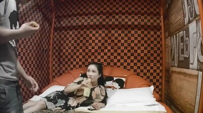 明星級性感美女與公司領導酒店偷情