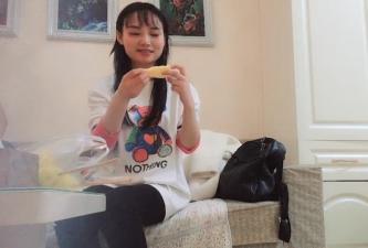 深夜约操骚熟女,伸进内裤摸穴,床上舔屌口交 深夜约操骚熟女,伸进内裤摸穴,床上舔屌口交