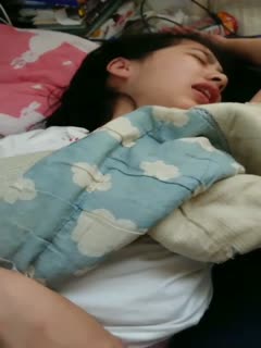 广东帅哥按摩院精挑细选极品美乳女技师第2弹粉逼炮弹乳妹子服务真不错还会“压咩爹”对白有趣